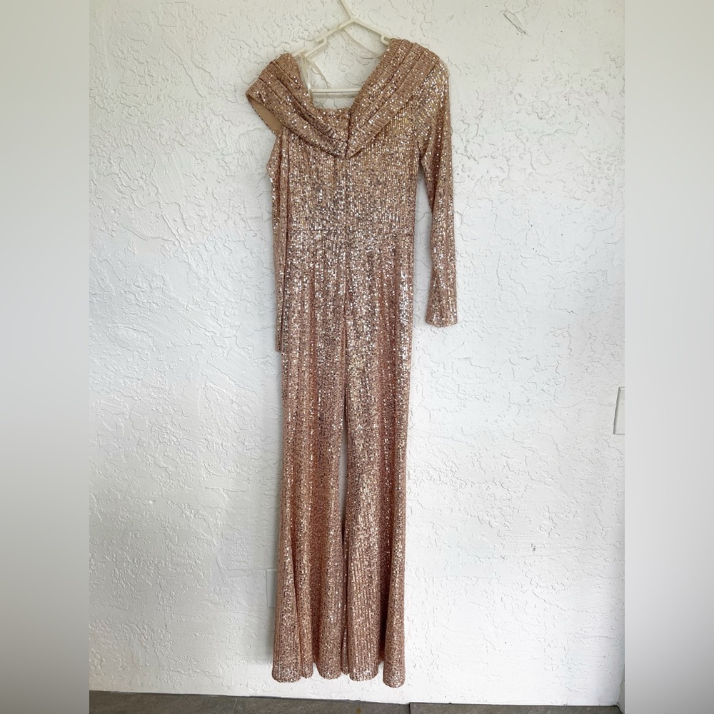 Mac Duggal Gold Off The Shoulder Sequin Flare Leg Jumpsuit Pantsuit Size 2 - Picture 4 of 6